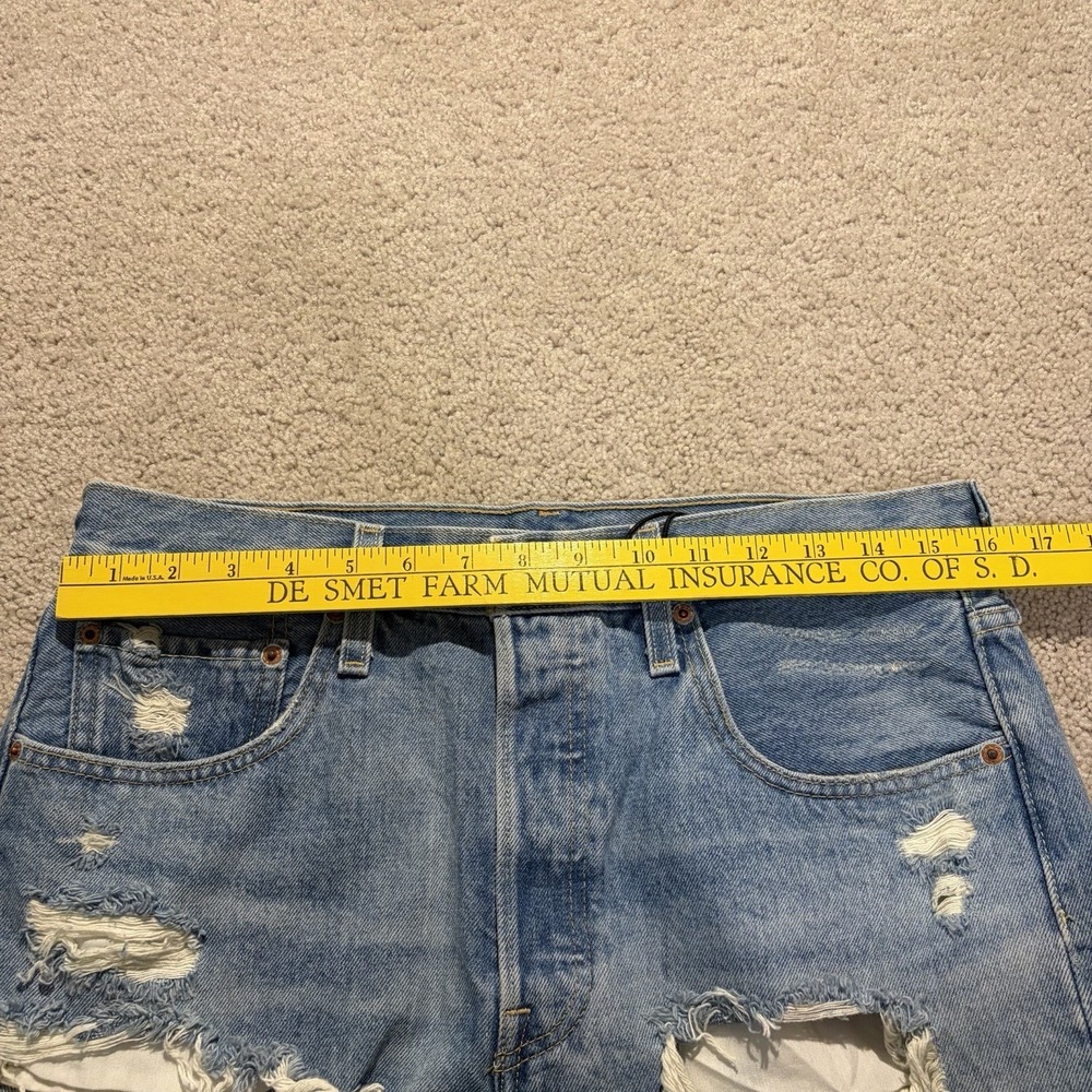 Levi's 501 Denim Shorts Button Fly Distressed Ripped Women's 30 W30 NWT New - Picture 11 of 12